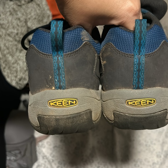 Keen Blue & Gray Hiking Shoes - 9.5 - Picture 3 of 5